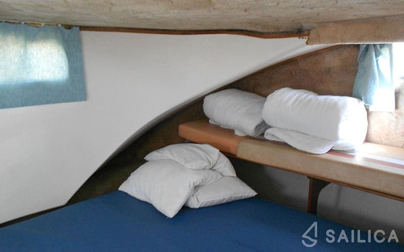 Houseboat - Yacht Charter Sailica