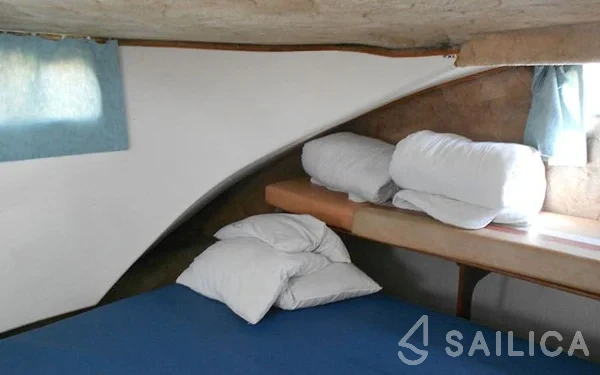 Houseboat - Yacht Charter Sailica