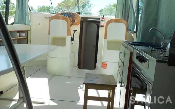 Houseboat - Yacht Charter Sailica