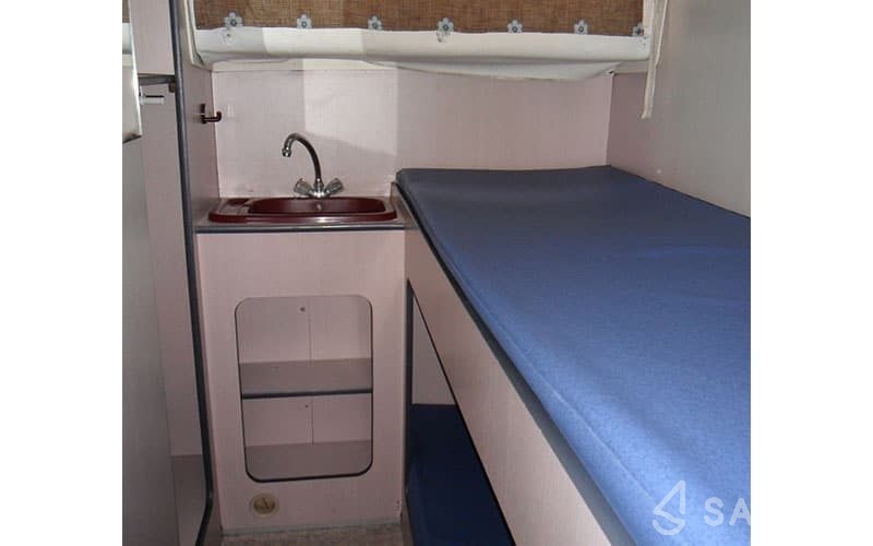 Houseboat - Yacht Charter Sailica