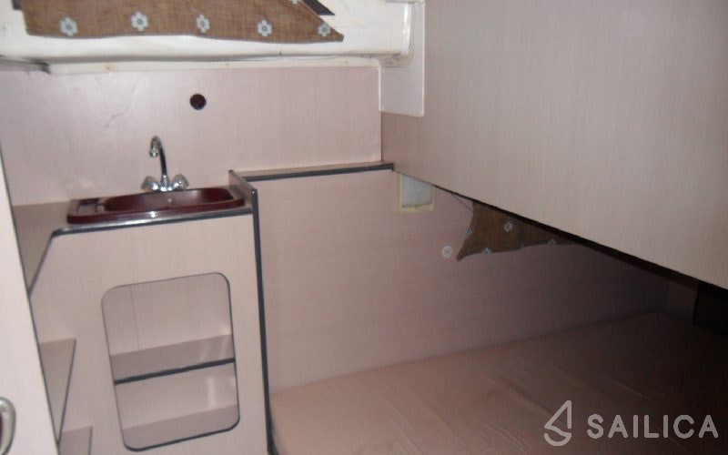 Houseboat - Yacht Charter Sailica
