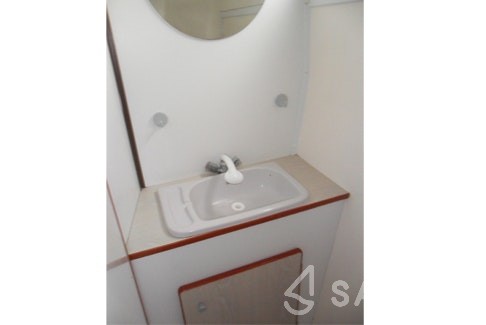Houseboat - Yacht Charter Sailica