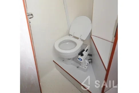 Houseboat - Yacht Charter Sailica