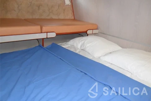 Houseboat - Yacht Charter Sailica