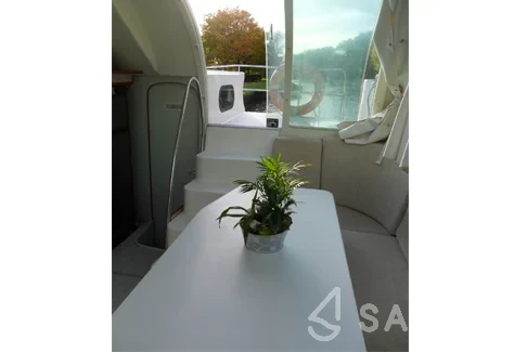 Houseboat - Yacht Charter Sailica