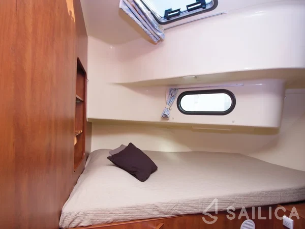 Houseboat - Yacht Charter Sailica