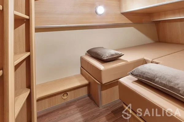 Houseboat - Yacht Charter Sailica