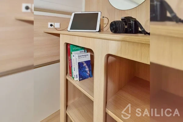 Houseboat - Yacht Charter Sailica