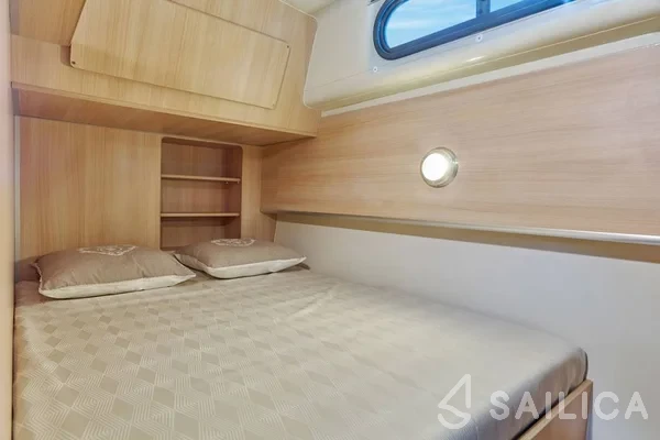 Houseboat - Yacht Charter Sailica