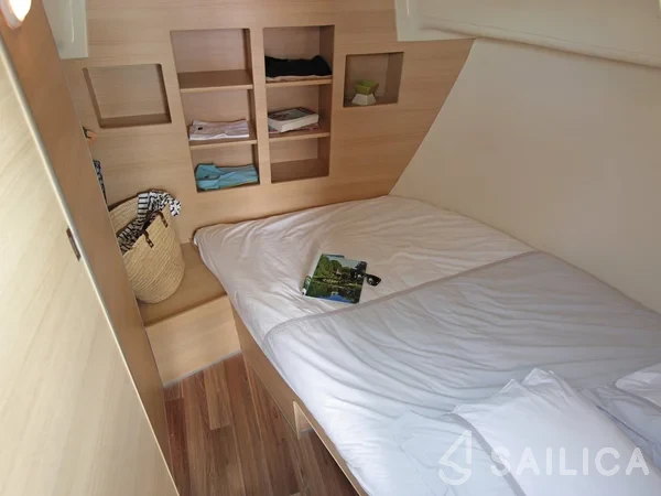 Houseboat - Yacht Charter Sailica