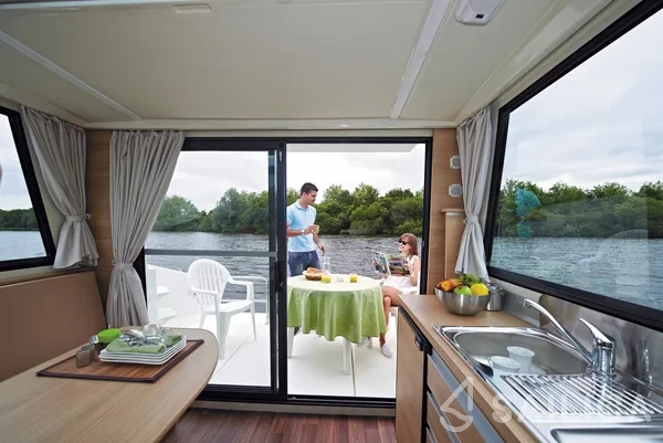 Houseboat - Yacht Charter Sailica