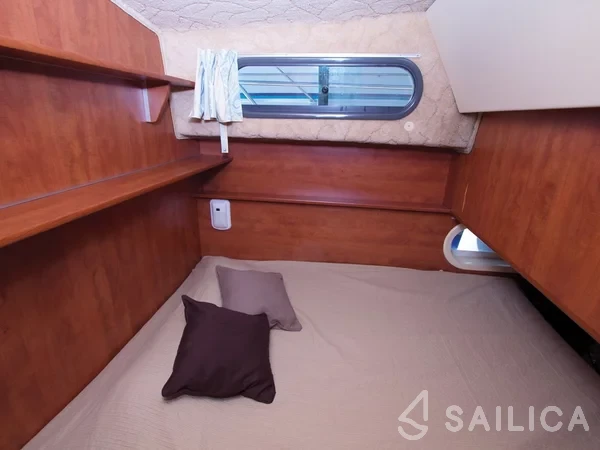 Houseboat - Yacht Charter Sailica