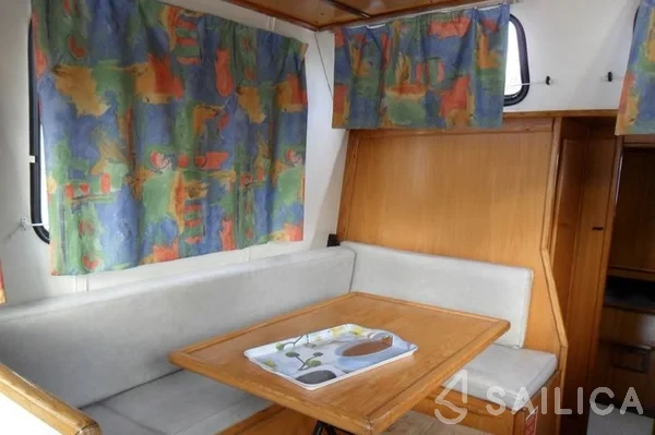 Houseboat - Yacht Charter Sailica