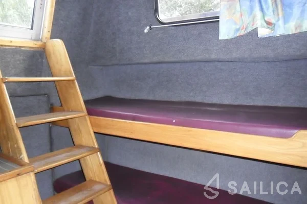Houseboat - Yacht Charter Sailica