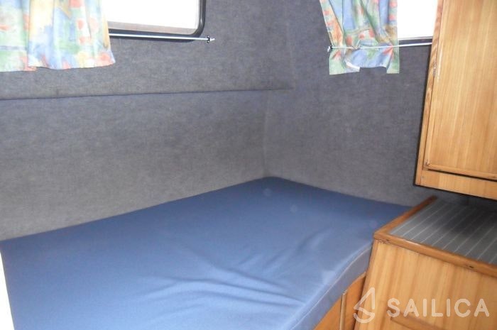 Houseboat - Yacht Charter Sailica