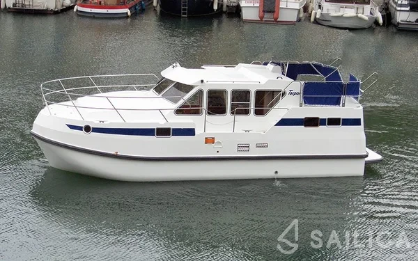 Houseboat - Yacht Charter Sailica