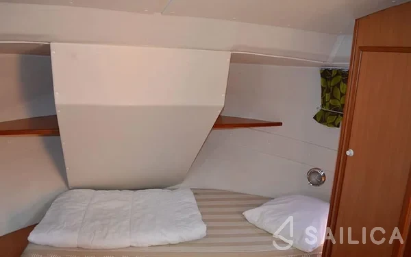 Houseboat - Yacht Charter Sailica