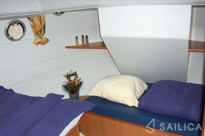 Houseboat - Yacht Charter Sailica