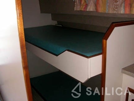 Houseboat - Yacht Charter Sailica