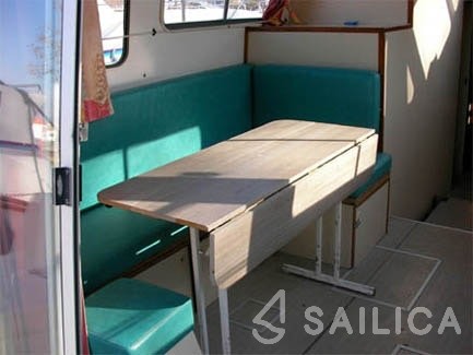 Houseboat - Yacht Charter Sailica
