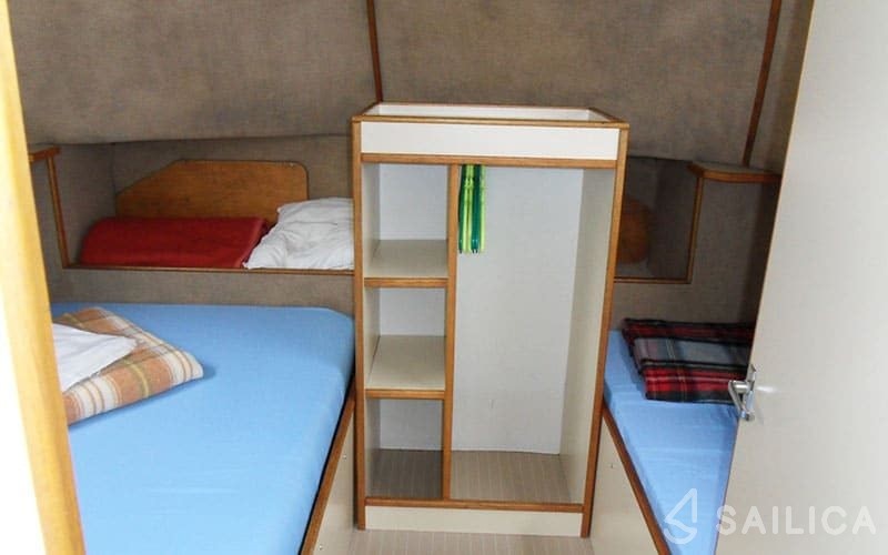 Houseboat - Yacht Charter Sailica