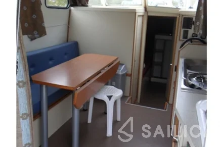 Houseboat - Yacht Charter Sailica