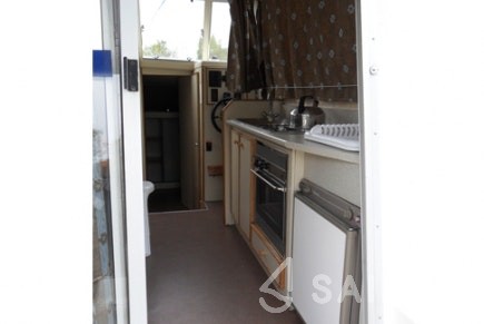 Houseboat - Yacht Charter Sailica