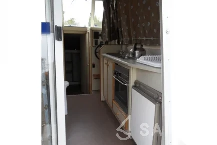Houseboat - Yacht Charter Sailica