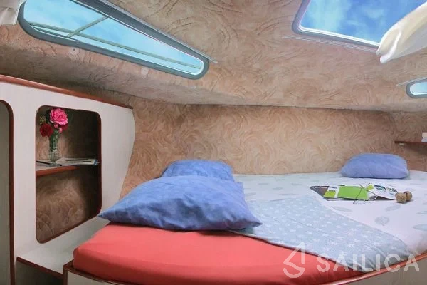 Houseboat - Yacht Charter Sailica