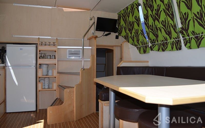 Houseboat - Yacht Charter Sailica