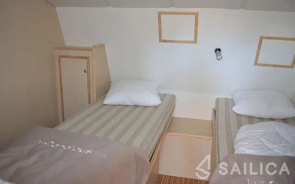 Houseboat - Yacht Charter Sailica