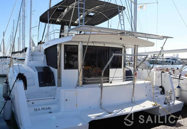 Bali 4.8  - Yacht Charter Sailica