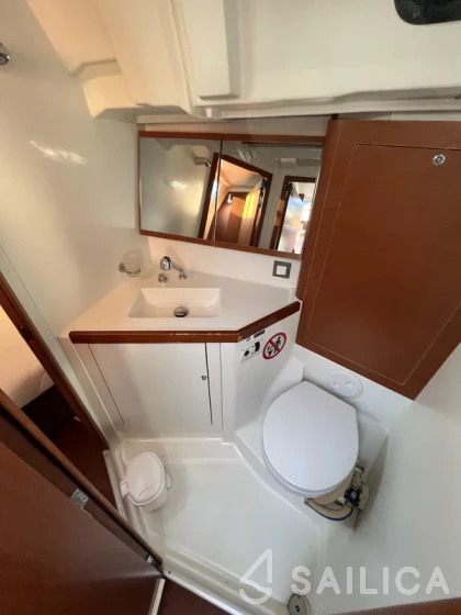 Oceanis 46.1 - Yacht Charter Sailica