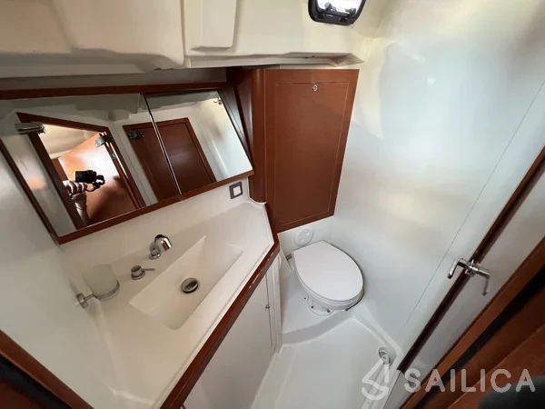 Oceanis 46.1 - Yacht Charter Sailica
