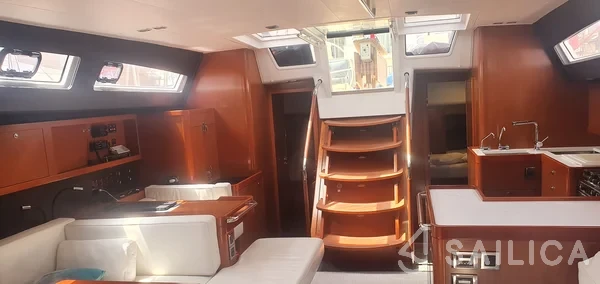 Oceanis 60 - Yacht Charter Sailica