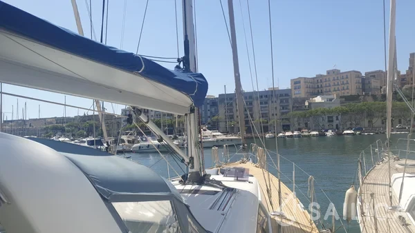 Oceanis 60 - Yacht Charter Sailica