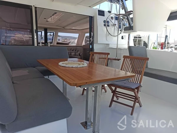 Isla 40 - Yacht Charter Sailica