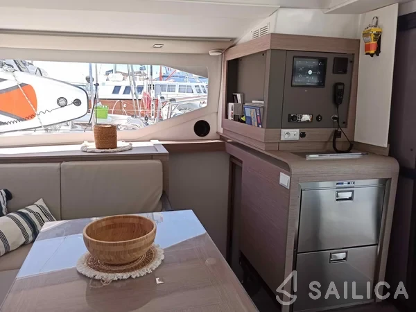 Isla 40 - Yacht Charter Sailica