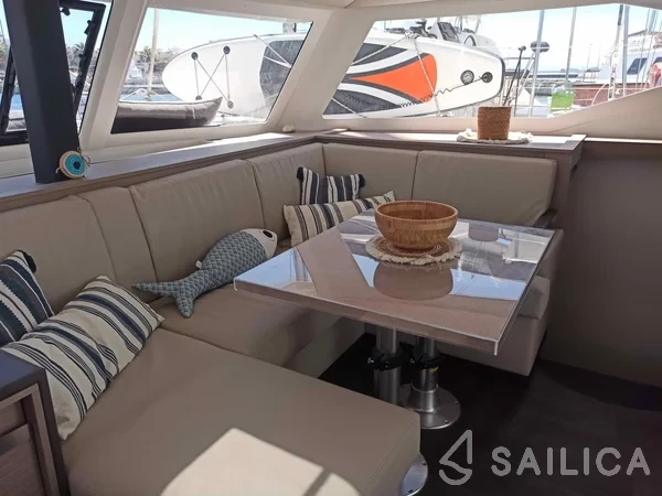 Isla 40 - Yacht Charter Sailica