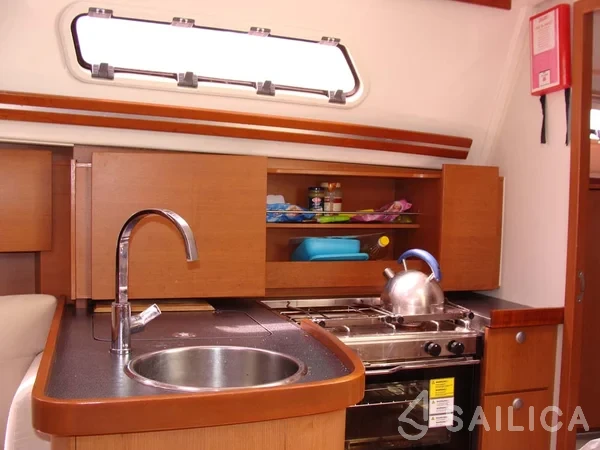 Hanse 325 - Yacht Charter Sailica
