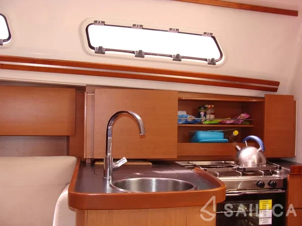 Hanse 325 - Yacht Charter Sailica