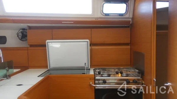Sun Odyssey 449 - Yacht Charter Sailica