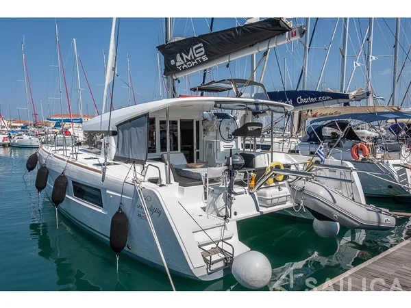 Lagoon 40 - Yacht Charter Sailica