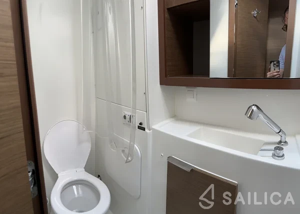 Lagoon 40 - Yacht Charter Sailica
