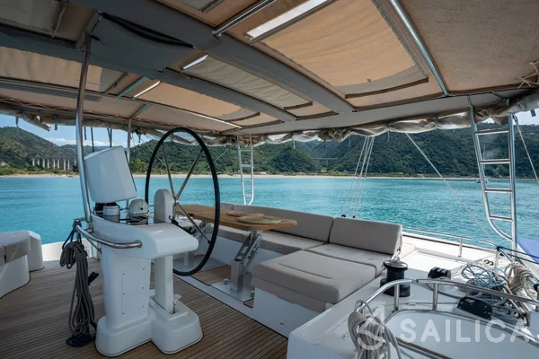 Lagoon 52F - Yacht Charter Sailica