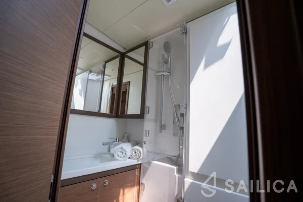 Lagoon 52F - Yacht Charter Sailica