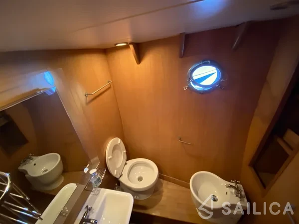 Motorboat - Yacht Charter Sailica