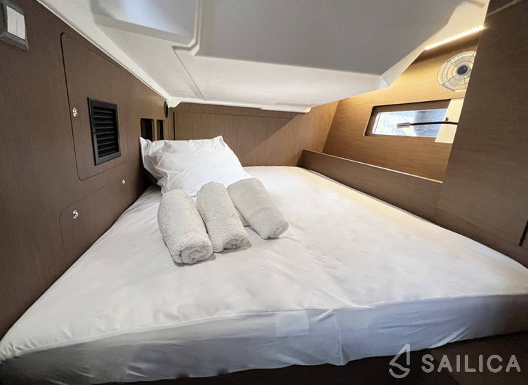 Oceanis 46.1 - Yacht Charter Sailica