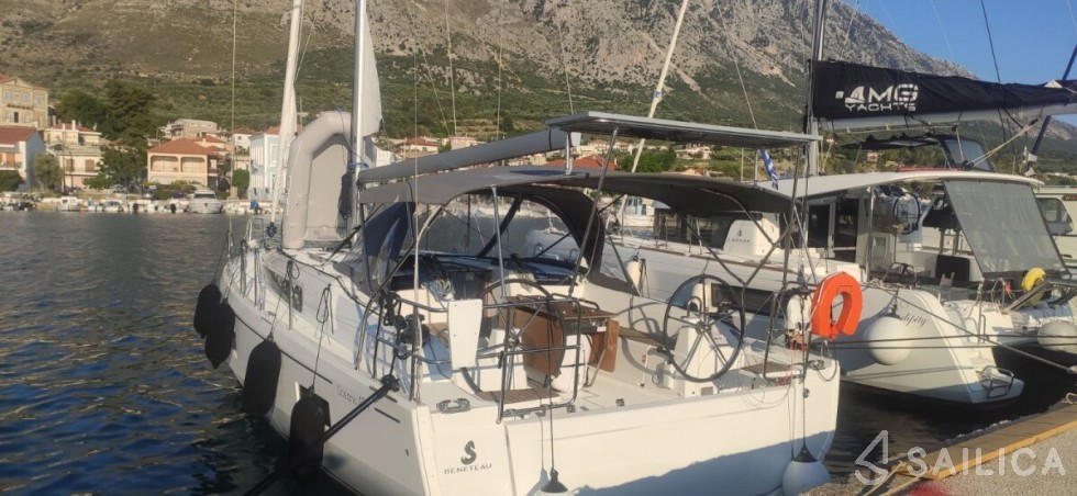 Oceanis 40 - Yacht Charter Sailica