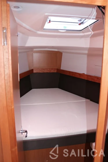 Bavaria 37 Cruiser - Yacht Charter Sailica